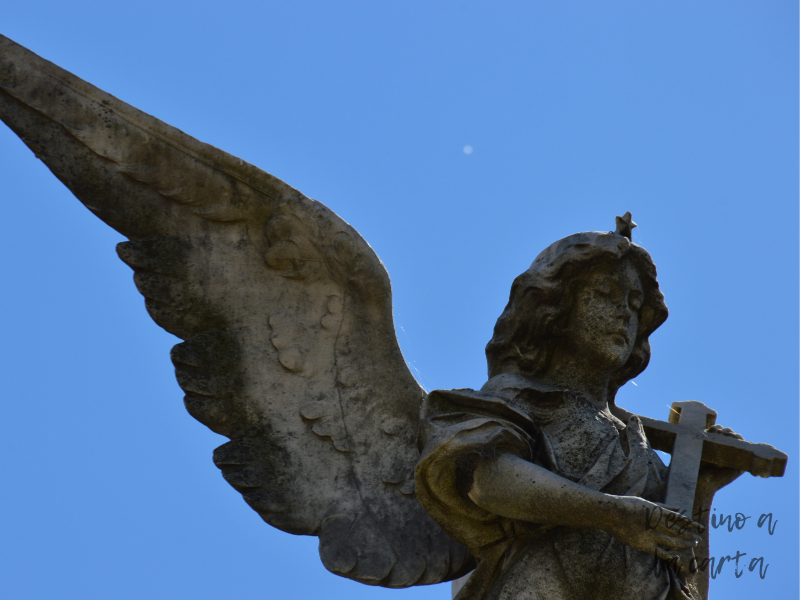 cementerio recoleta estatua