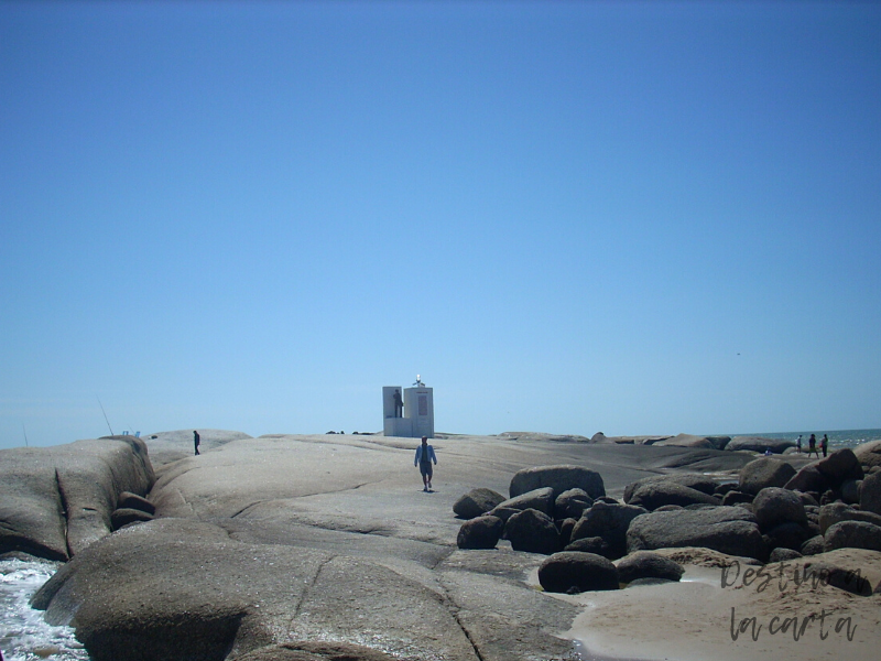 monumento artigas punta del diablo