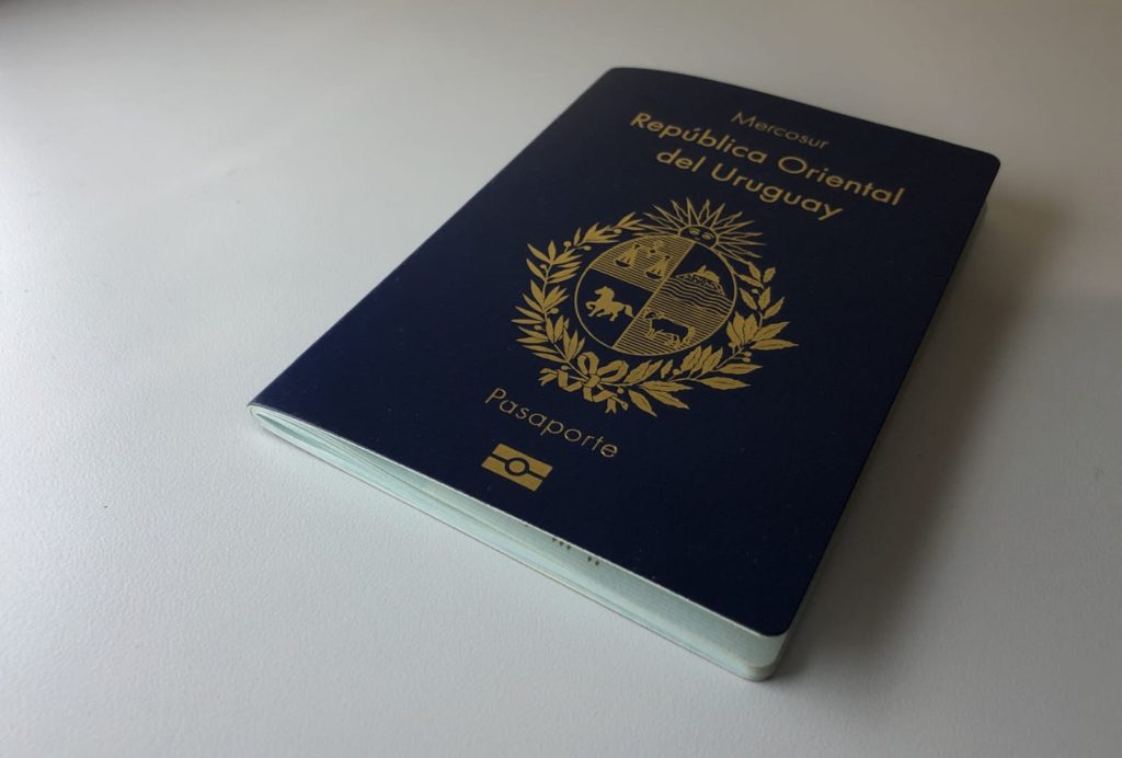 pasaporte uruguayo mauricio carballo